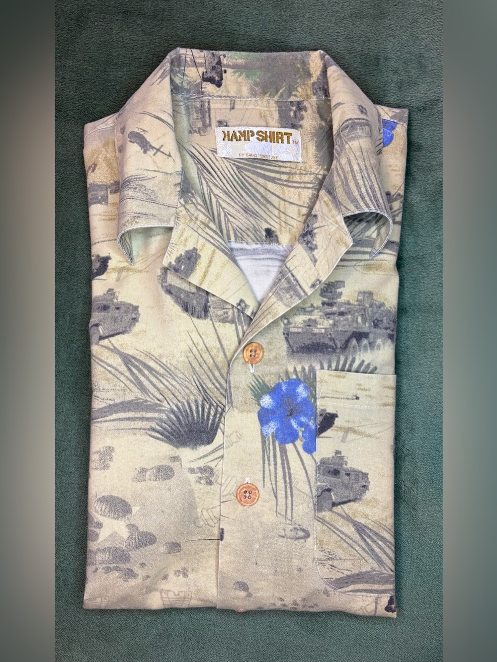 Kamp Shirt by Eagle Crest, Men's Beige Hawaiian-Style Button-UpSize: L. (6400)